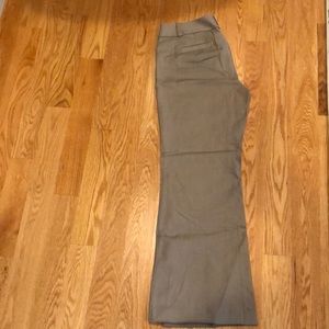 Banana Republic women’s dress pants. Tan size 8